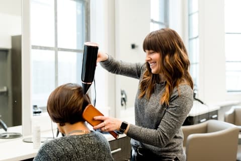 Hairstylists (freelance or independent)